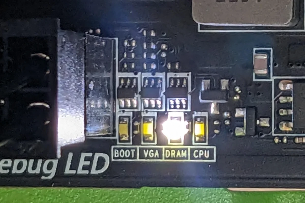 DRAM Light Motherboard
