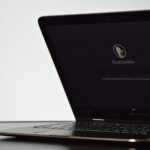 black laptop computer