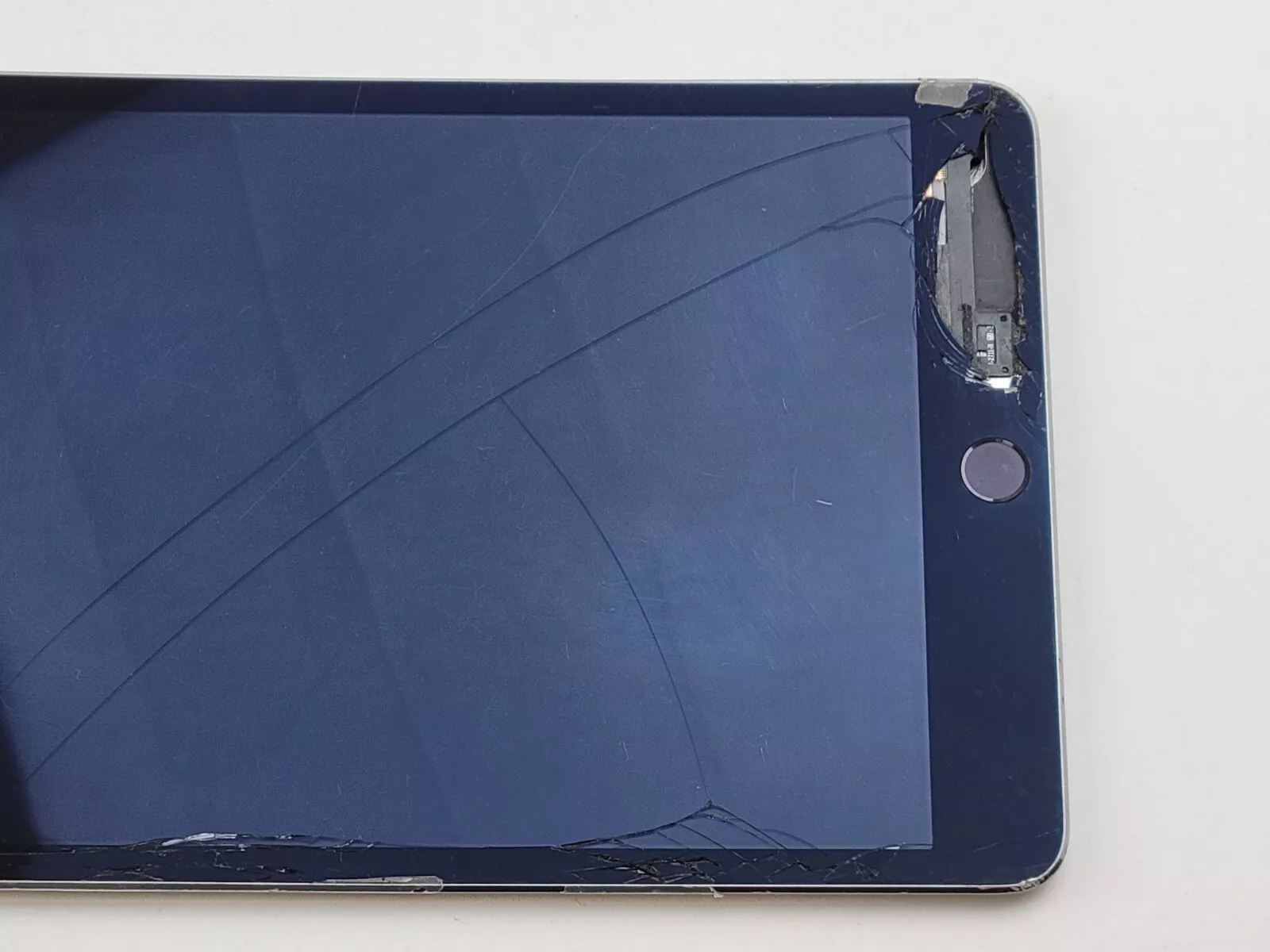 iPad Mini Cracked Screen